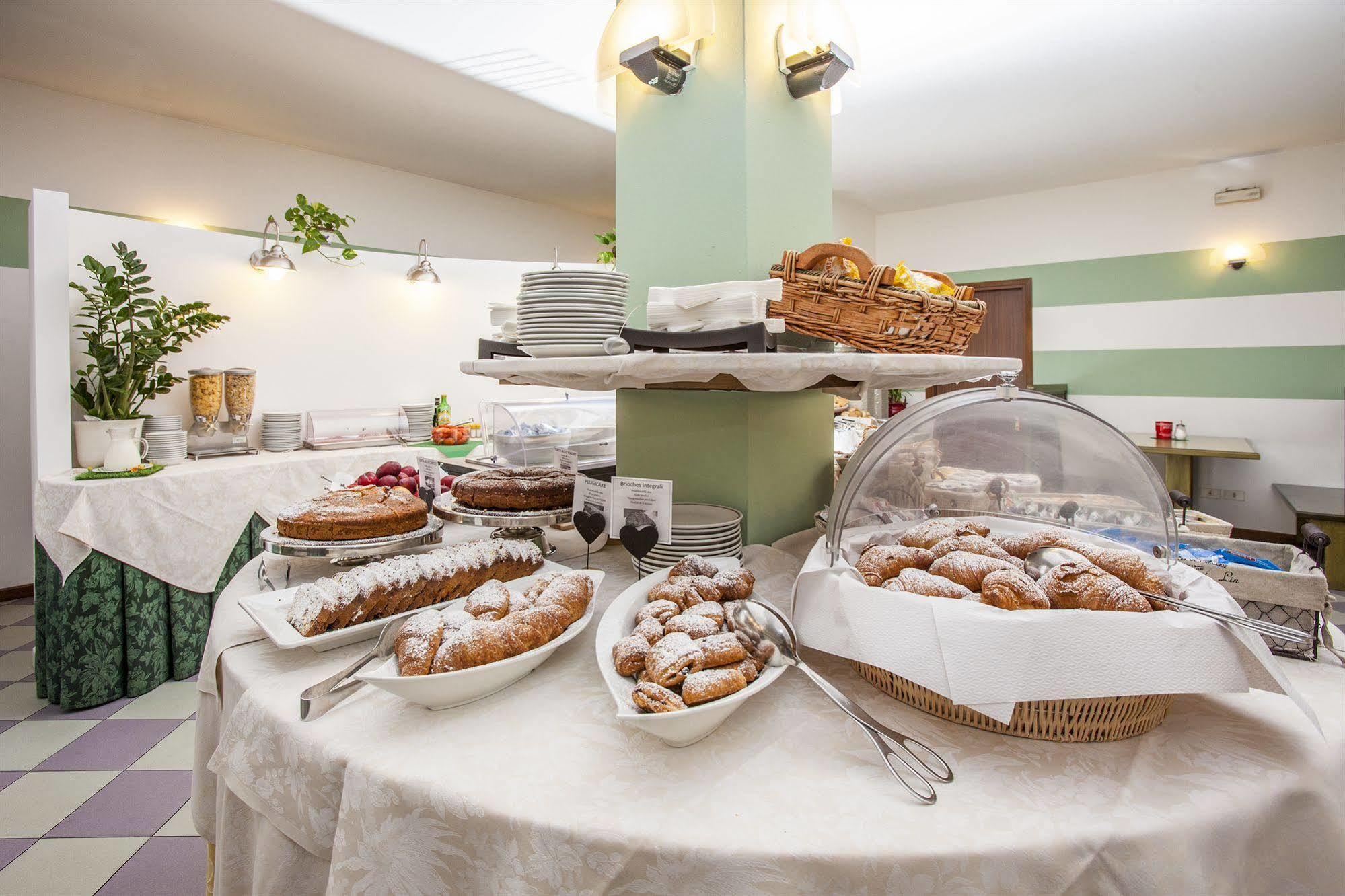Hotel Sofia Lido di Jesolo Eksteriør bilde